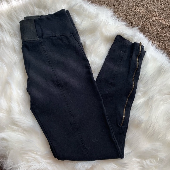 mine Pants - High rise ankle zip leggings⚡️